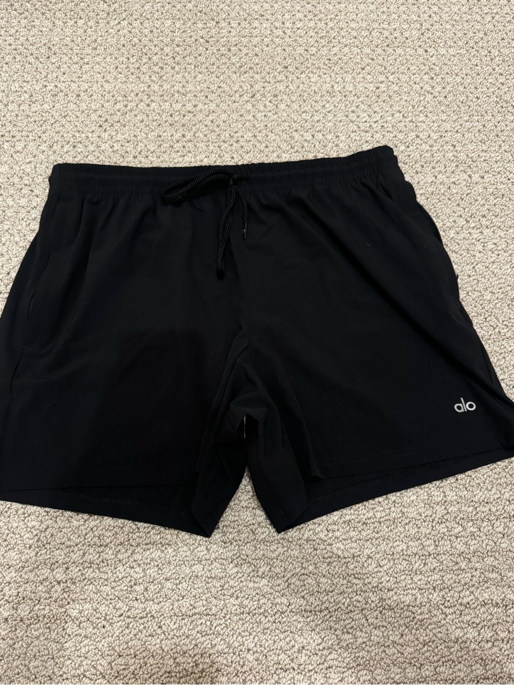 Alo men’s 5” shorts - Picture 3 of 3